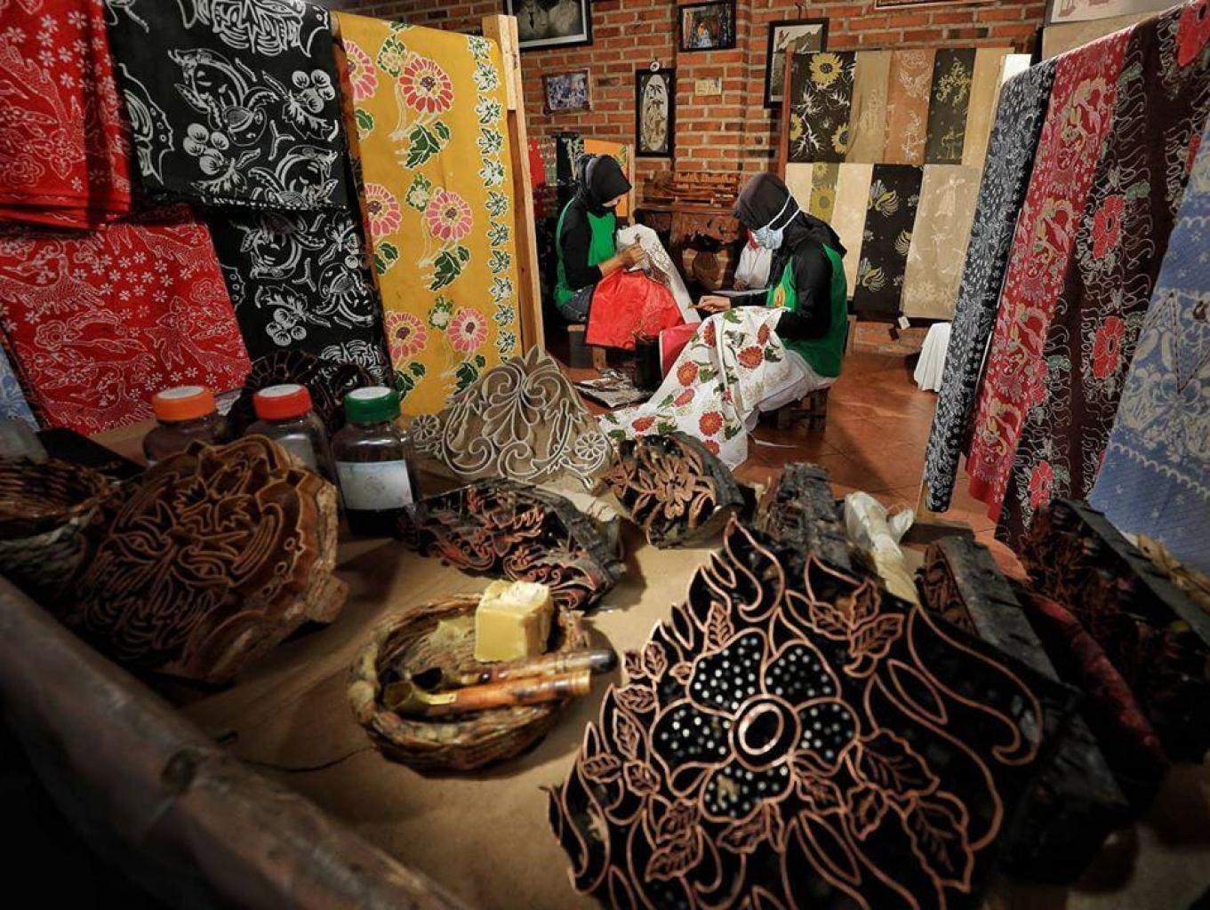 bursa168 7 Destinasi Wisata Kampung Batik di Indonesia yang Wajib Kamu Sambangi